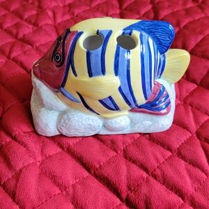 Fish tooth brush holder